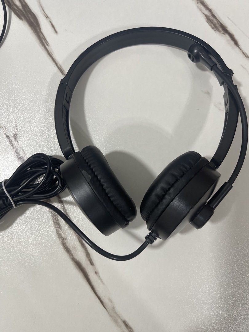 Hp Headset (Category: Headphones & Headsets) located in Makati City. Submitted by loushhh (Listing ID 1470884506, Image 2). Description: .