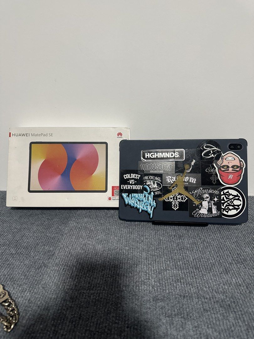 HUAWEI Matepad SE 11 (Category: Android) located in Angeles City. Submitted by royal_vintage_thriftshop (Listing ID 1470786318, Image 1). Description: No issue Very good condition Only meet. DECA CLARK .