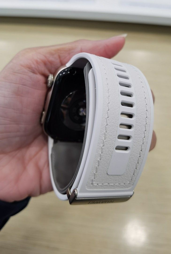 HUAWEI WATCH D3 (Category: Wearables & Smart Watches) located in Las Pinas. Submitted by huawei003 (Listing ID 1470818564, Image 3). Description: Specification *Ambulatory Blood Pressure Monitoring (Track your BP changes throughout the day) *All-Round Health Management *Slim Fit and Comfortable Wear 11.3mm ultra-slim profile & 1.92" AMOLED display. *Health Community Get abnormal BP alerts on your wrist. Available Color Gold and Black With Free Hu
