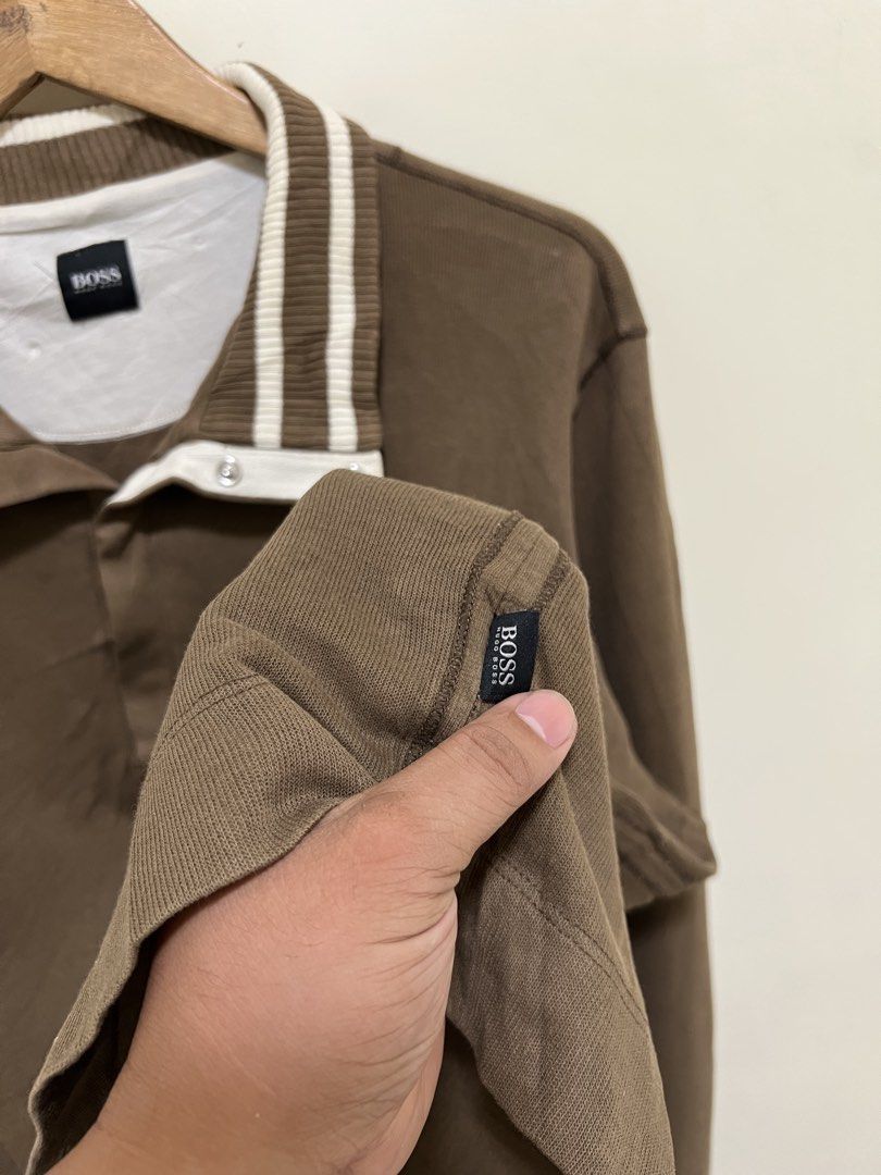Hugo Boss Brown Sweater (Category: Coats, Jackets and Outerwear) located in Manila. Submitted by thriftpoint99 (Listing ID 1470817053, Image 3). Description: 23x27 No issue Excellent condition.