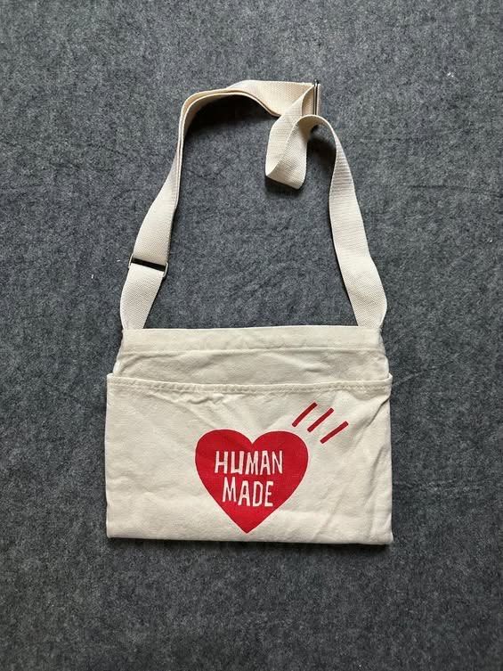 Human Máde 2-Way Canvas Shoulder Bag (Category: Luxury Bags & Wallets) located in Zamboanga. Submitted by swayporgy (Listing ID 1470869639, Image 2). Description: .