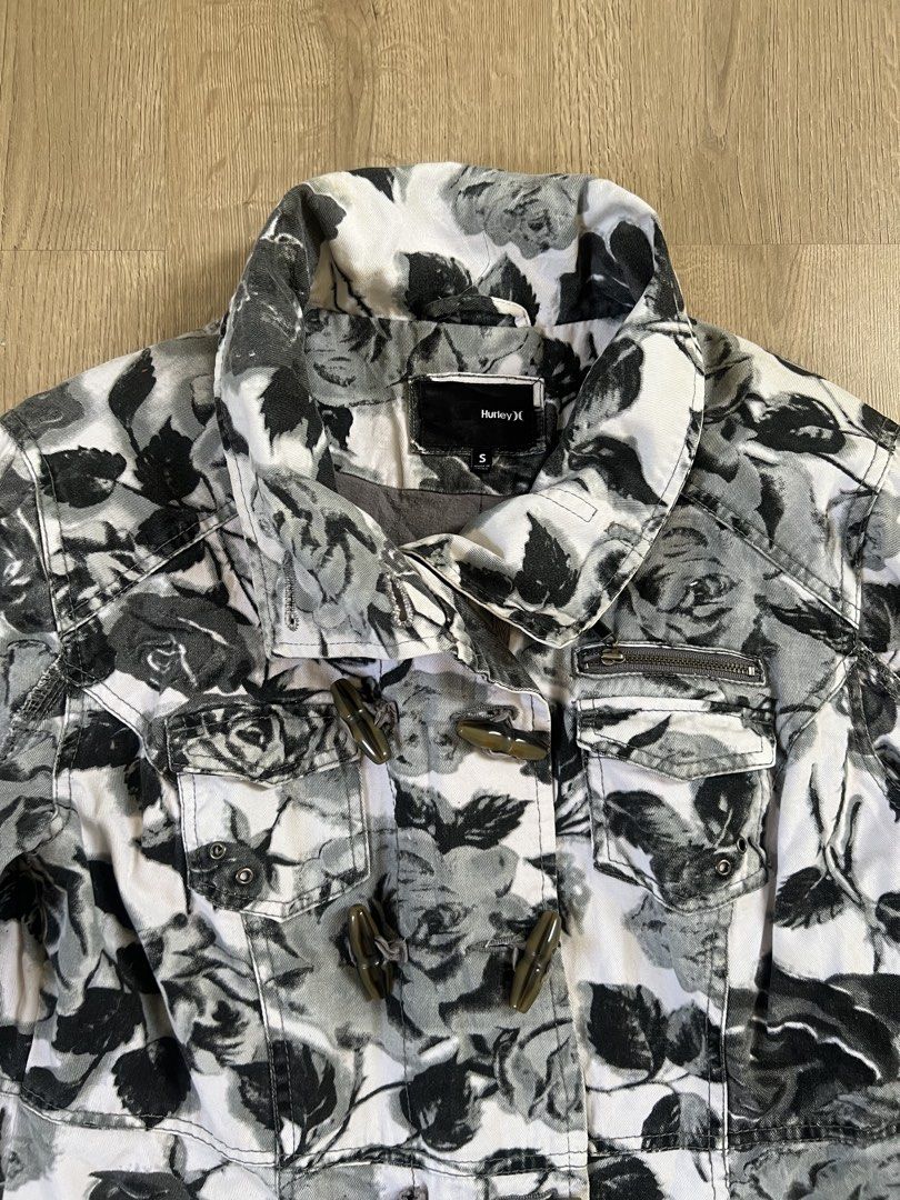 Hurley Rose Floral Toggle Button Jacket (Category: Coats, Jackets and Outerwear) located in Angeles City. Submitted by mark.happenss (Listing ID 1470820974, Image 2). Description: Hurley Monochrome Rose Floral Toggle-Button Jacket Waist: 18 Length: 26.