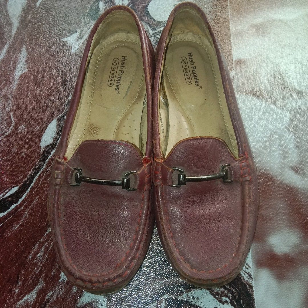 Hush Puppies Maroon Leather Loafers (Category: Loafers) located in Manila. Submitted by furgurt.oowa (Listing ID 1470809307, Image 1). Description: Negotiable Price for sure buyer - Brand/Model: Hush Puppies Maroon Leather Loafers - Color: Rich Maroon / Burgundy - Material: Genuine leather upper with metal bit hardware - Comfort & Safety: Cushioned insoles and SafeGrip outsoles for better traction - Condition: Pre-loved with visible creasing on t