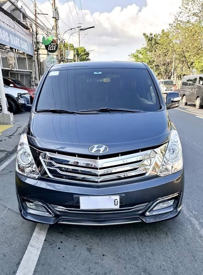 Hyundai STAREX VIP ROYALE Auto (Category: Used Cars) located in Manila. Submitted by colynsantos (Listing ID 1470806928, Image 1). Description: 2017 Hyundai Starex Vip Royale 𝙒𝙀 𝘼𝘾𝘾𝙀𝙋𝙏 𝙏𝙍𝘼𝘿𝙀 𝙄𝙉 𝘼𝙉𝘿 𝙁𝙄𝙉𝘼𝙉𝘾𝙄𝙉𝙂‼️ 𝗖𝗮𝗹𝗹 𝗼𝗿 𝗺𝗲𝘀𝘀𝗮𝗴𝗲 𝘂𝘀 𝗳𝗼𝗿 𝗺𝗼𝗿𝗲 𝗱𝗲𝘁𝗮𝗶𝗹𝘀‼️ ☎️📞: 0️⃣9️⃣2️⃣7️⃣4️⃣9️⃣7️⃣7️⃣8️⃣9️⃣7️⃣ Mileage 28tkm ORIGINAL MILEAGE Almost brand new Slightly USED All ORIGINAL Captain SEATS.
