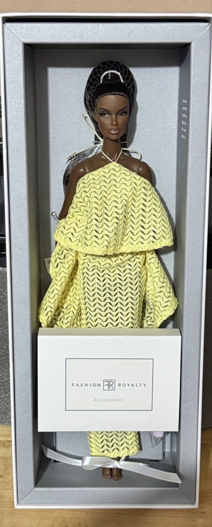 Integrity Toys - Soleil Vanessa Perrin (Category: Figurines & Statues) located in Manila. Submitted by rick.neil.17 (Listing ID 1470913598, Image 2). Description: Integrity Toys - Soleil Vanessa Perrin Condition: -brandnew - NRFB Line Fashion Royalty Sculpt Vanessa 1.0 Body Type FR6.0 Skin Tone A-Tone Hair Color Espresso Brunette Item Type WClub Upgrade Doll Item Number 91584 Package: -complete retail package -no long holds please -Just comment “