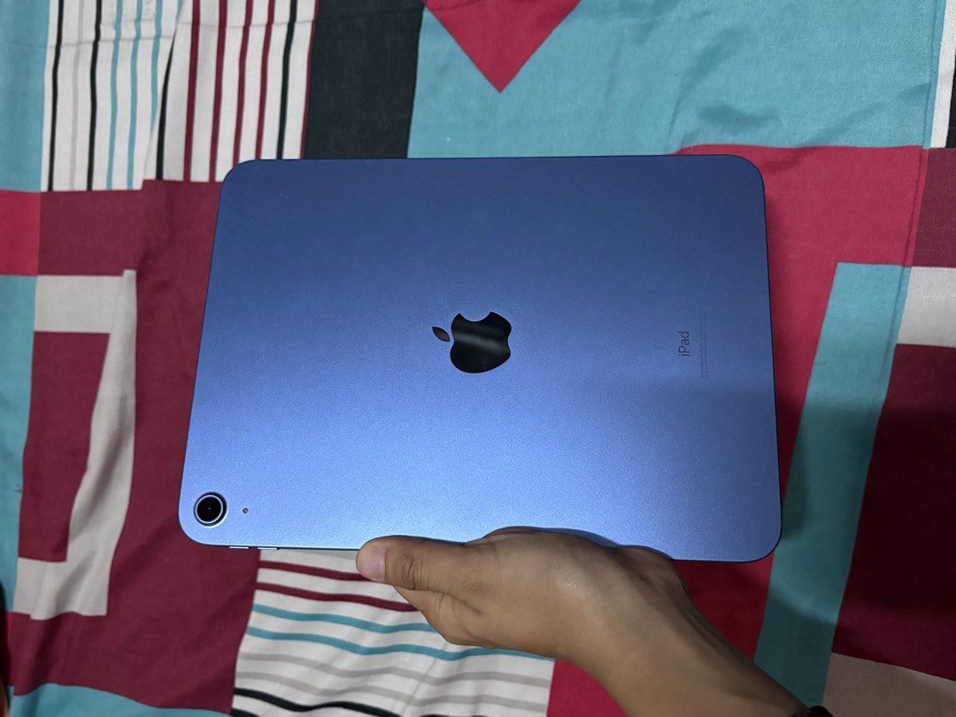 Ipad 10th Gen (Category: iPad) located in Quezon City. Submitted by iamgrei (Listing ID 1470876154, Image 3). Description: No issue Unit only.