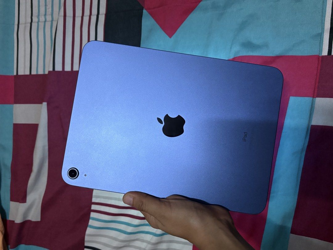 Ipad 10th Gen (Category: iPad) located in Quezon City. Submitted by iamgrei (Listing ID 1470876154, Image 2). Description: No issue Unit only.