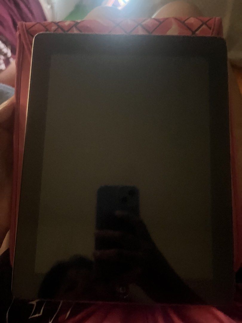 IPAD 2nd GEN (Category: iPad) located in Marikina City. Submitted by iyahalmei (Listing ID 1470827389, Image 2). Description: all goods.