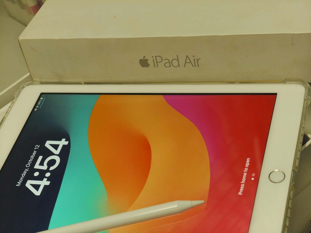 ipad 6th gen (Category: iPad) located in Manila. Submitted by freedeer.d83728 (Listing ID 1470891852, Image 1). Description: No hidden issues.