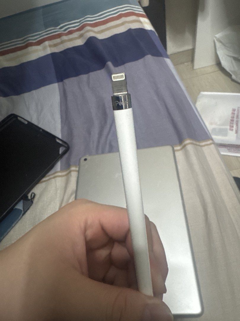 iPad 8 （分類：平板電腦 - iPad）位於 Hong Kong。 由 lut88893 提交（商品編號 1470838792，圖片 3）。簡介： 連埋支Apple Pencil。