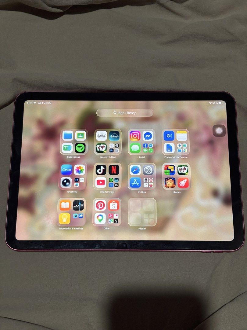 iPad A16 11th Gen (Category: iPad) located in Los Banos. Submitted by lilyofvalleyx (Listing ID 1470864145, Image 2). Description: IPAD A16 PINK 128 GB WIFI ONLY Battery Health: 90% CC: 240 Inclusions: - Orig box - 1 Free case (trifold translucent back pink front) Mine: 18,000 Grab: 19,000 Steal: 20,000 (automatically yours) Bidding will end 24 hrs after the first mine. End agad if steal. MOP: Cash or Gcash 📍 Los Baños / Pagsanjan / Sta. Cruz La