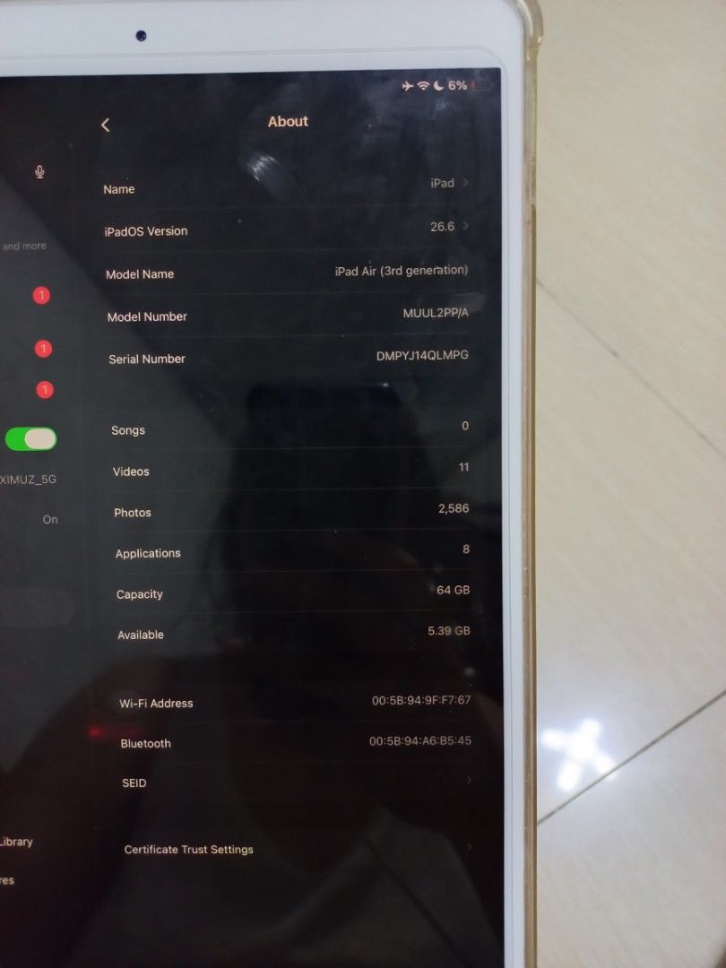 Ipad Air 3 64GB (Category: iPad) located in Manila. Submitted by beanice07 (Listing ID 1470883015, Image 3). Description: Makinis pa! Wifi only May minimal dents lang Ios 26 Normal peak good battery Fingerprint ✅ Both cam malinaw✅ Good for gaming✅ Reading ebooks✅ For editing ✅ Watching movies ✅ Issue: may white spot lang sa screen pero pag naka dark mode di na visible (may pink sa mga edges kita sa picture) (visible lang sya kapag naka white mode