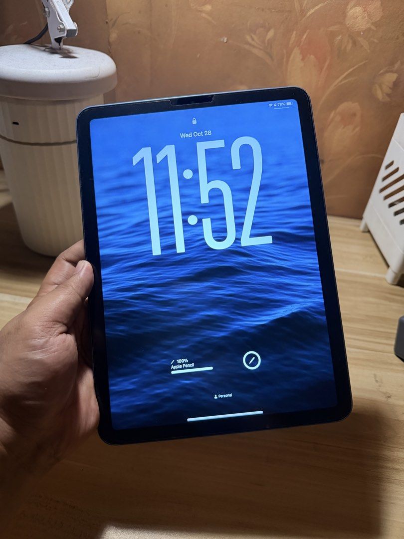 iPad Air 5 M1 64GB (Category: iPad) located in Manila. Submitted by yowhann_uy (Listing ID 1470907309, Image 2). Description: iPad Air 5 M1 • Bought September 2023 • Storage: 64GB • Connectivity: Wi-Fi Only • Display: 10.9-inch Liquid Retina • iOS 26.7.2 (Can be upgraded to iOS 27!) Inclusions: Unit and charger only. Price is negotiable. RFS: Funds for my first undergraduate recital. 🎶 Issues • Touch ID no longer works. • Few wears and dents on 