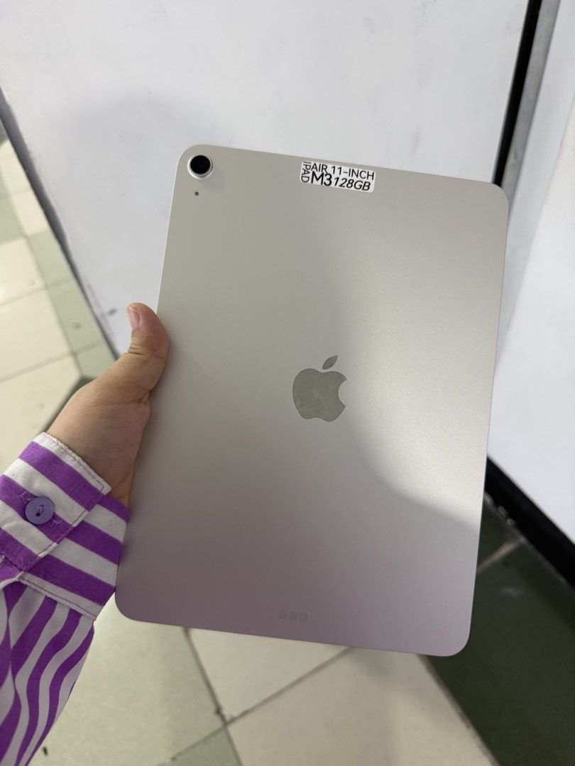 Ipad Air M3 128gb 11' wifi No issue (Category: iPad) located in San Juan City. Submitted by javedsgadgetshop (Listing ID 1470771242, Image 1). Description: Posting available device for today! QUICK INFO : Ipad Air M3 11' 128gb 100% battery wifi only No issue / No repair Comes w/ case&charger Price may vary depends on the available Accepting swap/trade-in/installment/walk-in/delivery. For reference: visit our page - Javed's Gadget Shop / contact n