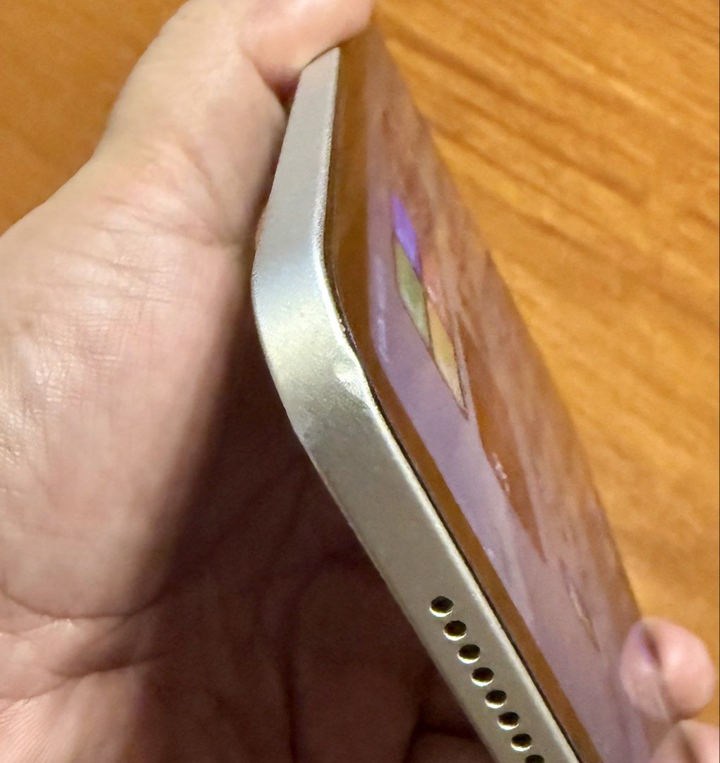 iPad Mini 6th Gen 64Gb (Category: iPad) located in Muntinlupa City. Submitted by chito_orobia (Listing ID 1470888856, Image 3). Description: Hi! Selling my used daily driver iPad Mini 6th Generation 64Gb Starlight Color unit. It comes with Paperlike Screen Protector. Battery level is at 85% (checked with pc appilcation software) Meetups: Alabang Town Center/ Festival Mall Alabang. We can transact delivery using LBC Cash on Pickup Service. (check 