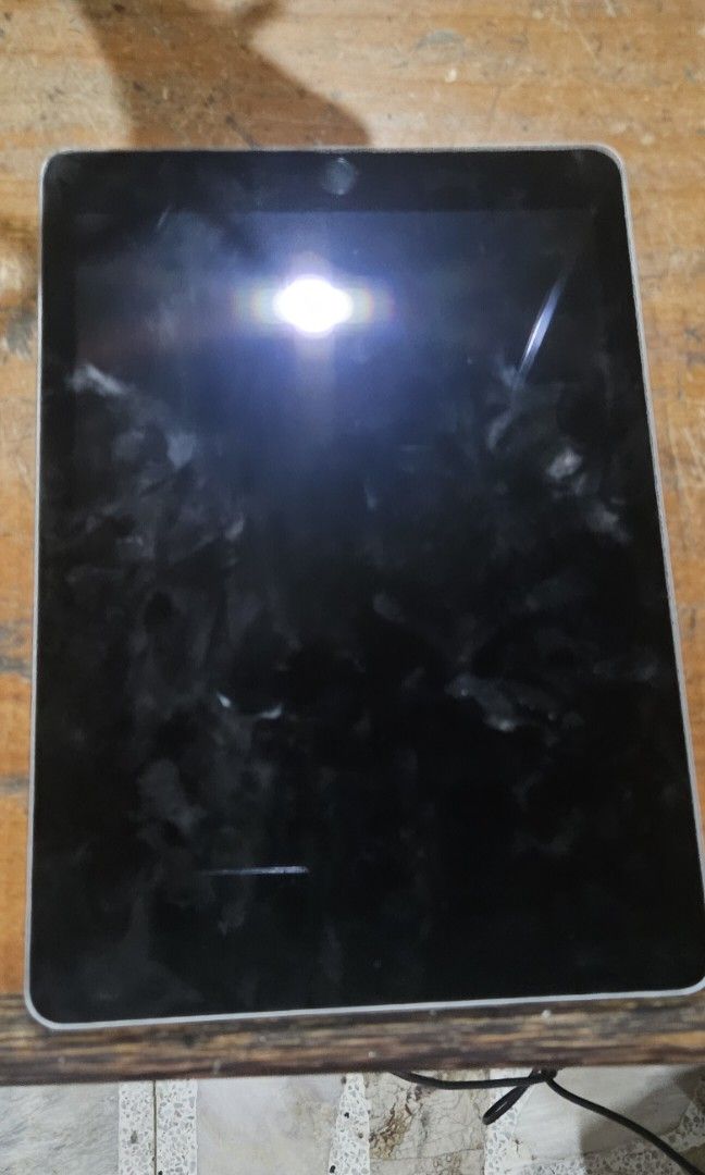 iPad Pro 1st Gen (Category: iPad) located in Taguig. Submitted by sozwail (Listing ID 1470832534, Image 2). Description: .