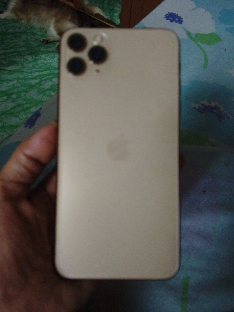 iPhone 11 Pro Max 64 gb (Category: iPhone 11 Series) located in Makati City. Submitted by basicsndeclutter (Listing ID 1470803412, Image 1). Description: - Model: iPhone 11 Pro Max (Smart locked) - No issues (except battery health, see notes below), lady owned, well taken cared of, in excellent working condition face ID, camera front and back. can be reset. - Color: Gold - Storage: 64GB - Condition: Pre-owned with normal signs of use - Battery He