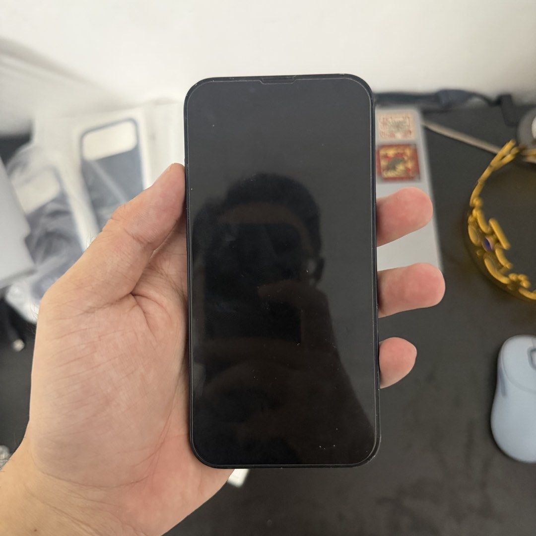 iPhone 13 Midnight 128GB HK Variant (Dual Physical Sim Capable) (Category: iPhone 13 Series) located in Manila. Submitted by justodile (Listing ID 1470847067, Image 2). Description: 128GB Midnight Black HK Variant (Dual Physical Sim) Face ID & True Tone working No history of repair Issue: Dents & Paint Chipping 78% BH PHP 14,000 - Paranaque Area .