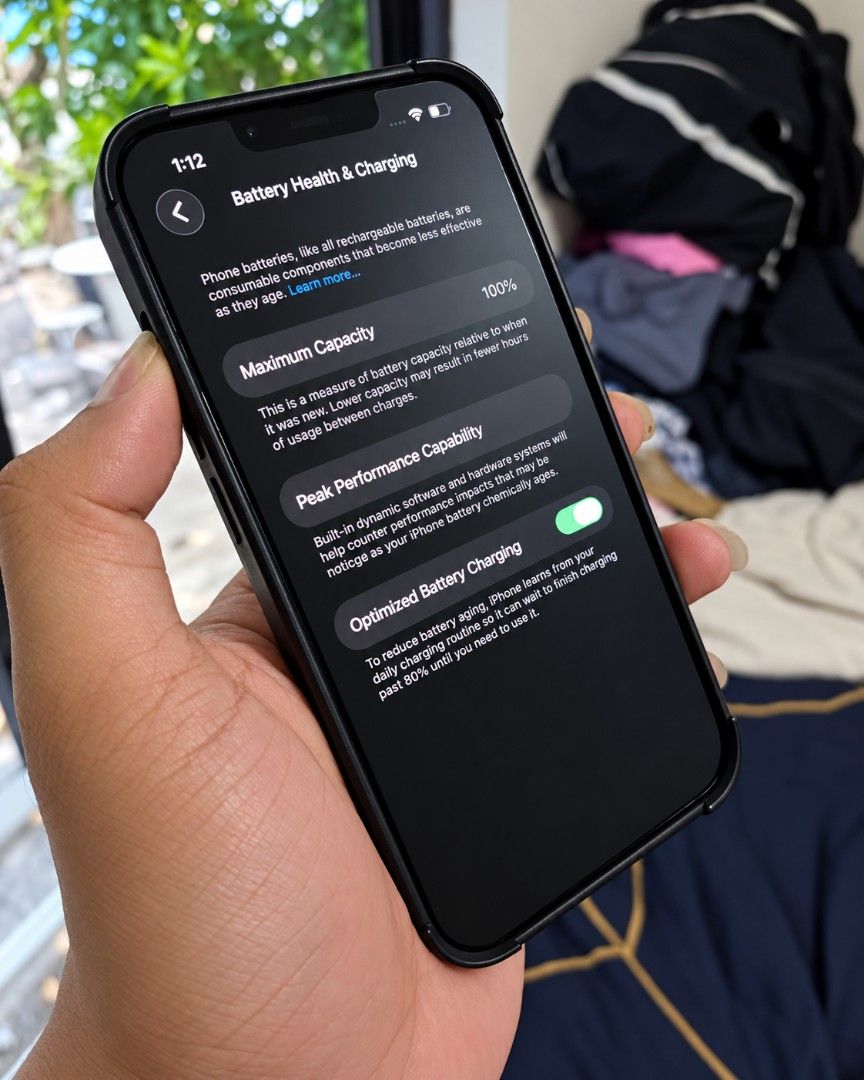 iPhone 13 Pro 128gb (Category: iPhone 13 Series) located in Dumaguete. Submitted by jamesweird (Listing ID 1470827779, Image 2). Description: iPhone 13 Pro 128gb No sim restriction 100% Battery Health (new original) Face iD & True tone working No functionality issues minor issue is the back glass only (see last pic) ₱13,000 via Gcash or Bank .