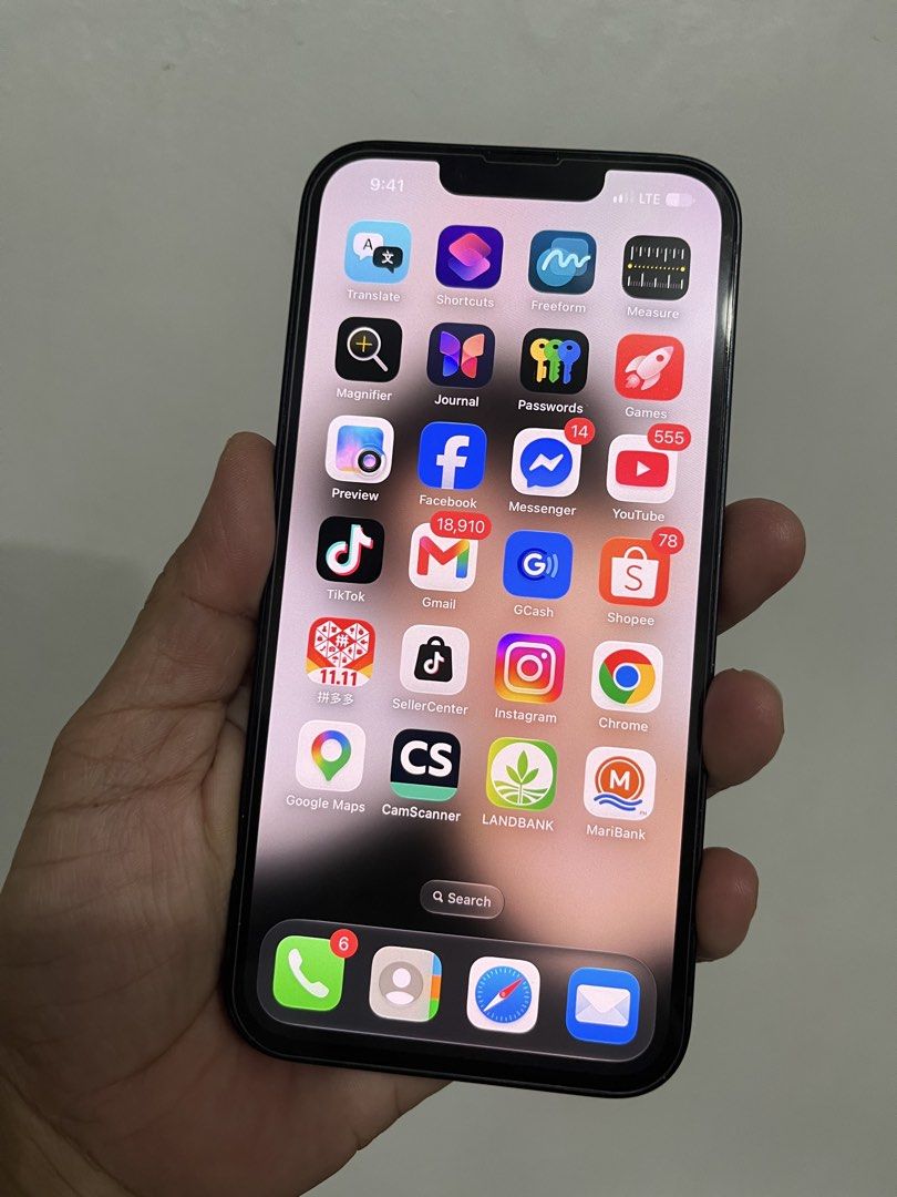 Iphone 14 128gb (Category: iPhone 14 Series) located in San Pedro. Submitted by ronamievsuazo (Listing ID 1470882104, Image 2). Description: Ios 27 Any sim Makinis 95 batt health Issue : NO RESET NO UPDATE.