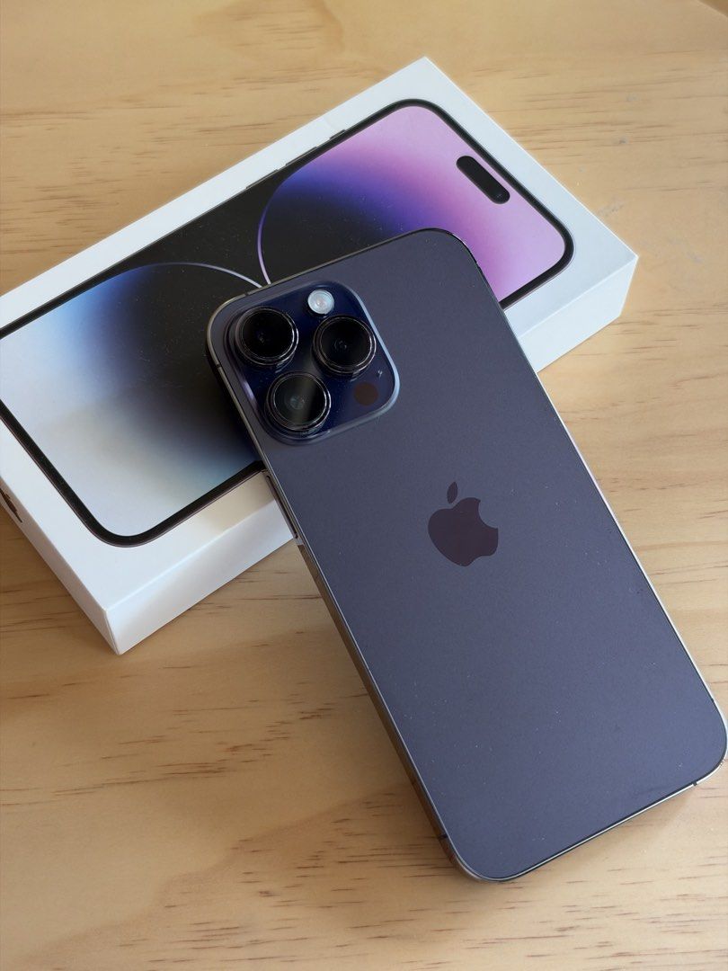 iPhone 14 Pro Max 128 GB (Category: iPhone 14 Series) located in Malabon City. Submitted by marcgm.777 (Listing ID 1470806985, Image 2). Description: No heavy scratches or any dents, Literally smooth af. (has very minor, tiny scratches on side visible only on very close inspection) Never had any issue and was never repaired. * 128GB storage * Factory unlocked (any physical sim card) * Camera still excellent * Face ID working well * True Tone func