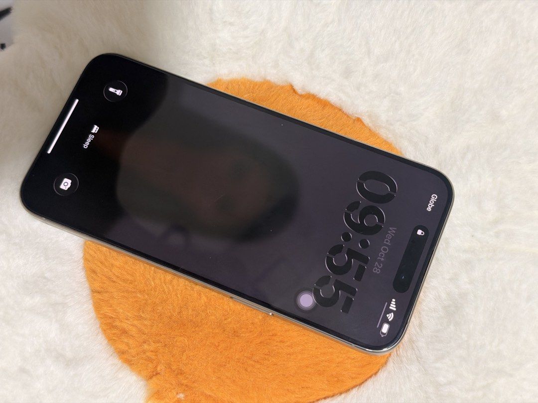 iPhone 15 pro max (Category: iPhone 15 Series) located in Mandaluyong City. Submitted by empresskie (Listing ID 1470755129, Image 3). Description: FOR SALE 📱🤍 iPhone 15 Pro Max 256GB Natural Titanium •Bought from Power Mac Center •89% Battery Health •809 Battery Cycle Count •Complete with original box, receipt, and charger •Lady owned 38,000 fixed price PM for inquiries. Serious buyers only. First come, first served! .