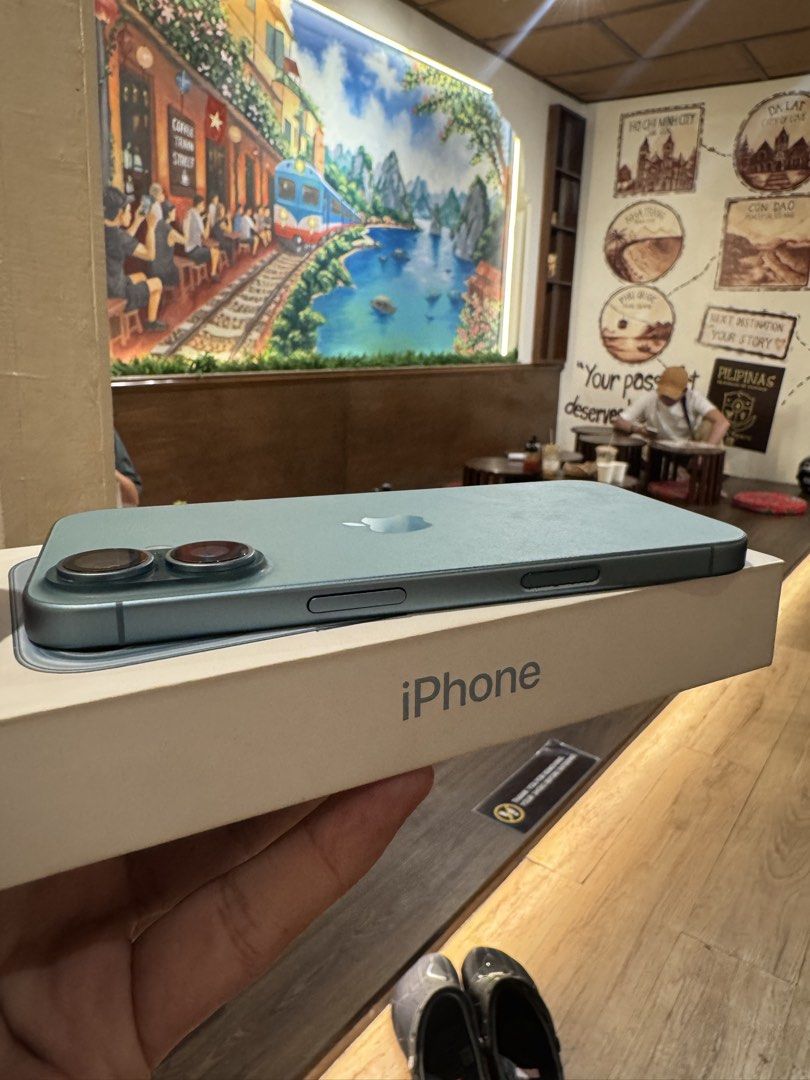 Iphone 16 128GB UNDER WARRANTY (Category: iPhone 16 Series) located in Manila. Submitted by peonyrose622 (Listing ID 1470820988, Image 3). Description: SALE!! Iphone 16 128GB FACTORY UNLOCK UNDER APPLE WARRANTY 91 Battery health NO ISSUE SUPER KINIS.