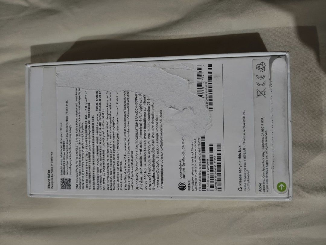 Iphone 16 Pro 1TB BRAND NEW (Category: iPhone 16 Series) located in Manila. Submitted by vastdeer-f20654 (Listing ID 1470776887, Image 3). Description: Iphone 16 Pro 1TB Storage BRAND NEW Titanium Black Still fresh from box, only opened to check device. Not connected to any ICloud account, first to login kayo. Retail launch price 100,990. Selling for 70k nalang. Negotiable for sure buyers. Open for meetups RFS not an iphone user.
