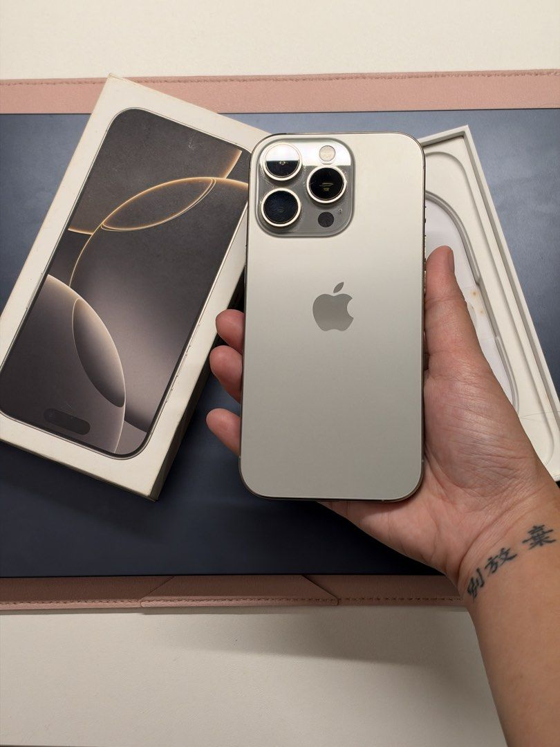 IPHONE 16 PRO (256gb) (Category: iPhone 16 Series) located in San Pedro. Submitted by jisoosfrays (Listing ID 1470804149, Image 3). Description: 📱 FOR SALE: iPhone 16 Pro 256GB – Silver Unit Details: * Model: iPhone 16 Pro * Storage: 256GB * Color: Silver * Battery Health: 88% * SIM Status: Openline / No SIM Restrictions * Repair History: Never been repaired * Condition: Minor scratches from normal use. Has a small dot on the rear 5x camera (doe