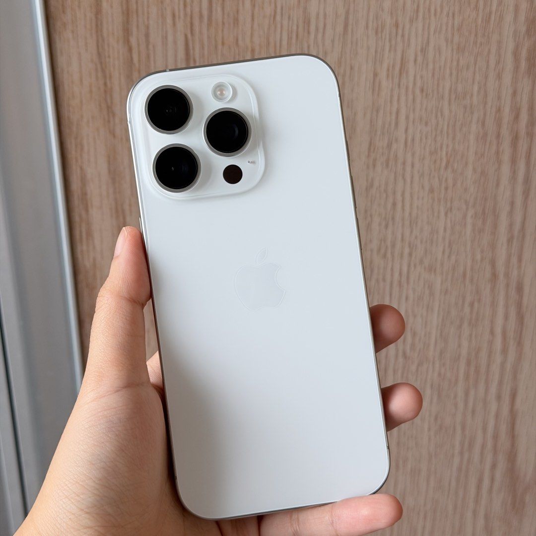 iPhone 16 Pro 265GB No issue (Category: iPhone 16 Series) located in Taguig. Submitted by bea.b (Listing ID 1470802405, Image 2). Description: - Model: iPhone 16 Pro - Storage: 256GB - Color: White Titanium - Condition: No issues, pristine and well-maintained - Inclusions: Multiple free phone cases with strap and stands ^^ Lost the box na but I still have the receipt and the photos of the box matching the serial number of the phone and other proo