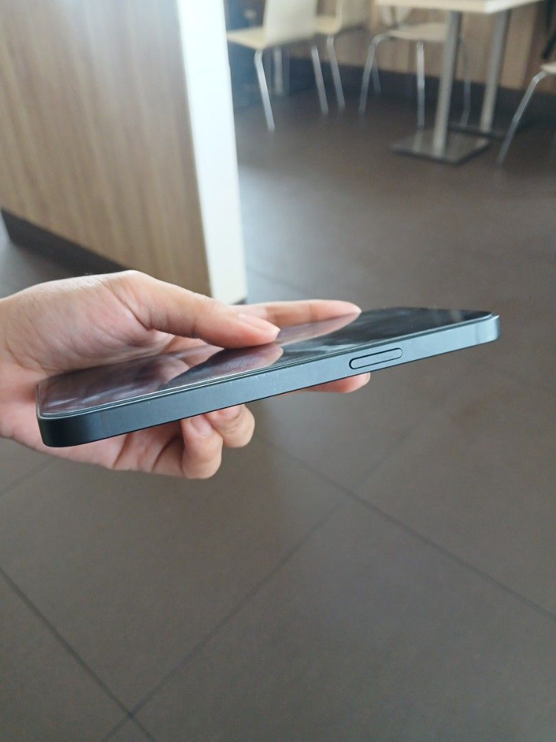 IPHONE 16E RUSH (Category: iPhone 16 Series) located in Manila. Submitted by chocoknots_ (Listing ID 1470768410, Image 3). Description: 24500 nego ang price!!! IPHONE 16e 128gb •Original Parts •Battery Health: 91% •619 cycle count •Unli reset -Face Id ✔️ -Truetone ✔️ -Camera (Front and Back)✔️ -All Button ✔️ -Speaker and Mic ✔️ -Charging Port ✔️ -No Sim Restriction ✔️ -Signs of usage sa hard case. 𝐈𝐧𝐜𝐥𝐮𝐬𝐢𝐨𝐧 -UNIT -2 CASE -1 TEMPERED GLAS