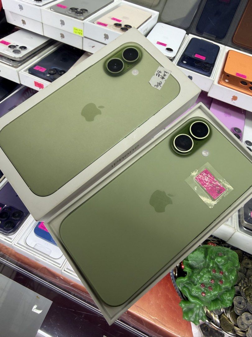 iphone 17 (Category: iPhone 17 Series) located in Marikina City. Submitted by alicedelarosa (Listing ID 1470751571, Image 1). Description: magnda pa 17 with box ...