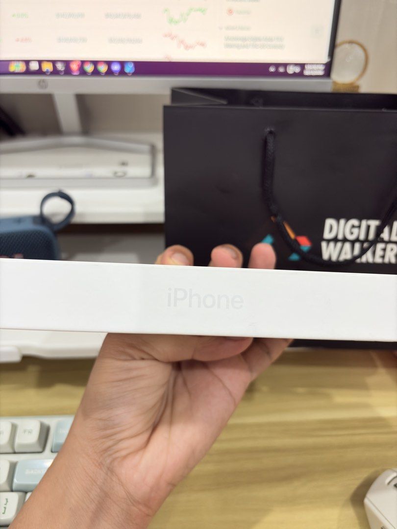 Iphone 17 (Brand new/ SEALED) (Category: iPhone 17 Series) located in Cagayan de Oro. Submitted by younghorse_1bc4c0 (Listing ID 1470847952, Image 2). Description: Iphone 17 256gb 55k (slightly negotiable) BRAND NEW/ SEALED -with official receipt! Can meet at Bukidnon and CDO! Pm for sure buyers. .