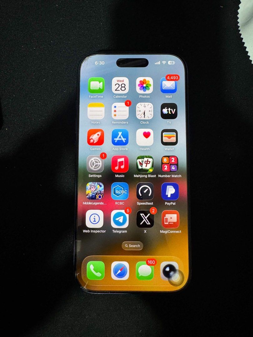 iPhone 17 Pro (Category: iPhone 17 Series) located in Meycauayan. Submitted by pc_318 (Listing ID 1470898737, Image 1). Description: iPhone 17 Pro 256 Deep Blue 256 GB 97%BH 272 cycle count Openline/ No sim restriction No repair history inclusion: 3 Case, box with unused cord Note: tempered po basag hindi screen.