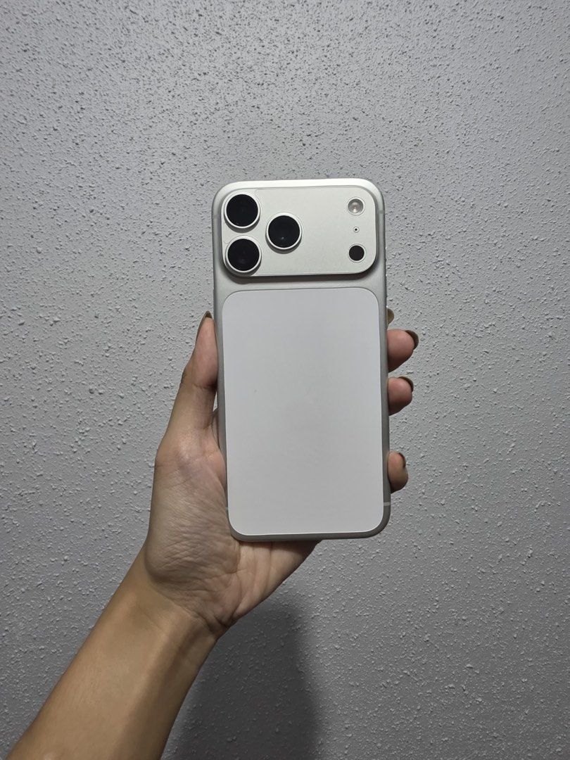 Iphone 17 promax SILVER 256gb local variant (Category: iPhone 17 Series) located in Marilao. Submitted by jerjalon (Listing ID 1470751321, Image 2). Description: IPHONE 17 PROMAX 256gb SILVER 93% batthealth Local variant Bought in Powermac with receipt and paperbag Personal used- not buy n sell Complete: box, orig cord, receipt, paperbag No issue, no history of repair rfs: switch to 17 pro since malaki sakin promax Warranty til January 7,2027 Mee