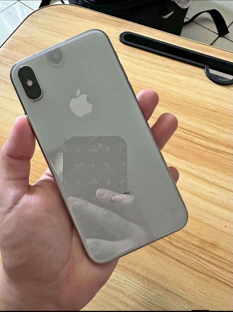 iPhone X (Category: iPhone X Series) located in Cavite. Submitted by adsartes (Listing ID 1470756155, Image 3). Description: Complete Package No Issue No Dents No Scratches - Model: Apple iPhone X - Storage: 64GB - Color: Elegant Silver - Condition: Pre-owned, well-maintained with clean display and glossy back glass - Features: Dual rear cameras, edge-to-edge OLED screen, smooth iOS performance - Perfect for daily use, social media apps, and phot