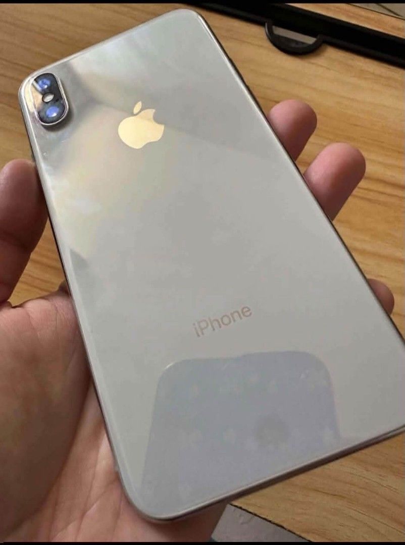 iPhone X (Category: iPhone X Series) located in Cavite. Submitted by adsartes (Listing ID 1470756155, Image 2). Description: Complete Package No Issue No Dents No Scratches - Model: Apple iPhone X - Storage: 64GB - Color: Elegant Silver - Condition: Pre-owned, well-maintained with clean display and glossy back glass - Features: Dual rear cameras, edge-to-edge OLED screen, smooth iOS performance - Perfect for daily use, social media apps, and phot