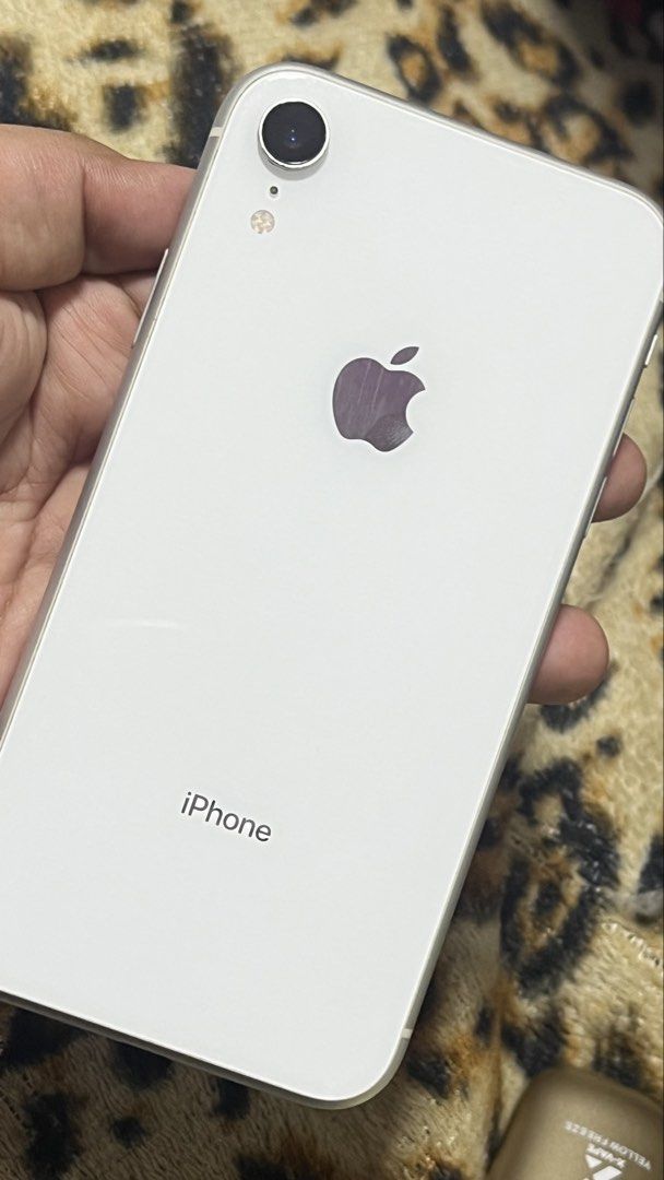 IPHONE XR WHITE (Category: iPhone X Series) located in Las Pinas. Submitted by strwbrrymlk1111 (Listing ID 1470753960, Image 1). Description: RFS: Excess unit/no longer needed, rarely used since i have other devices ISSUE: replaced LCD and battery (94% batt health) no refunds/no return/no cod meet up: Alabang/LasPiñas open for lalamove din naman.