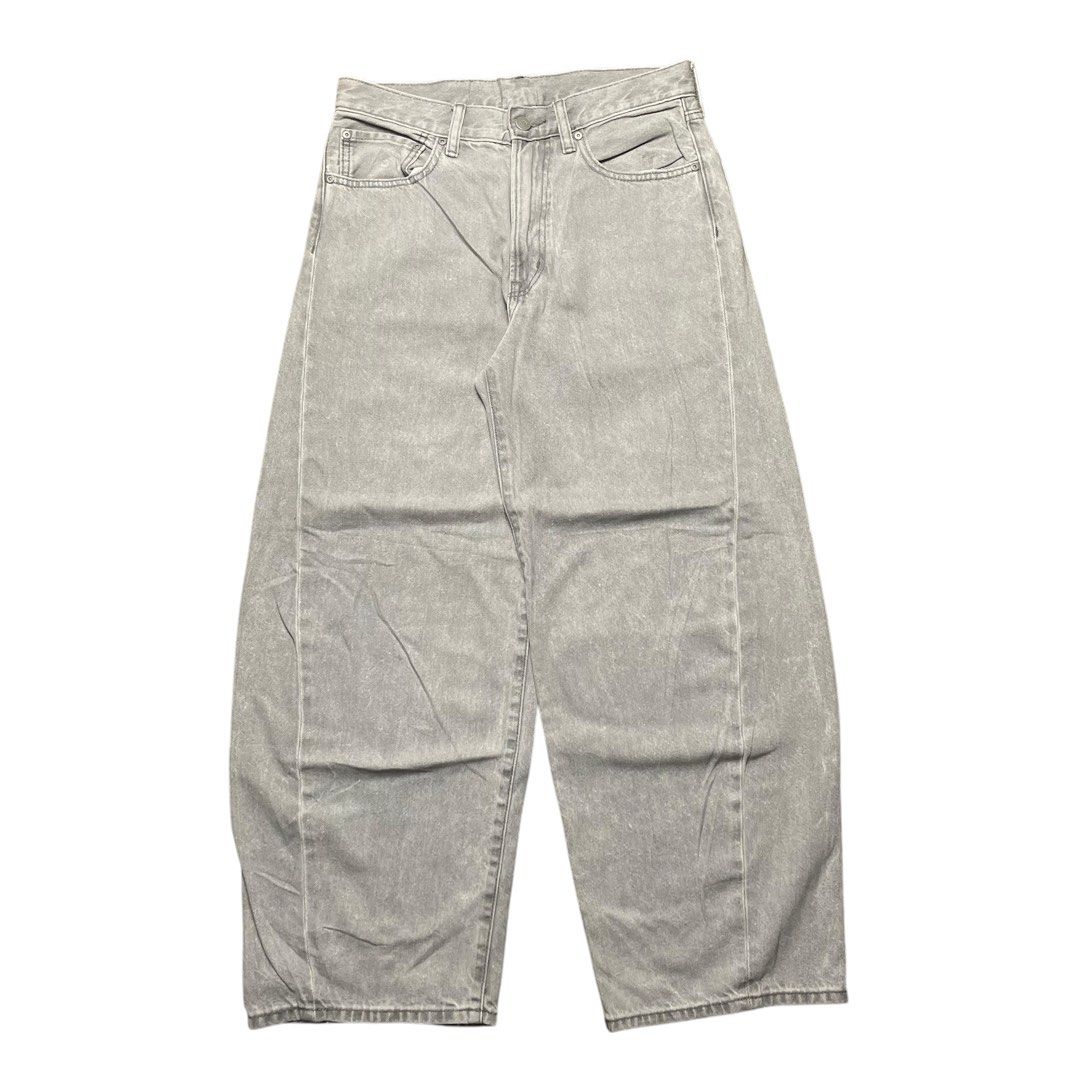 Item/Brand:GU barrel pants light gray washed (Category: Jeans) located in Iloilo. Submitted by nextwearco_ilo (Listing ID 1470889864, Image 2). Description: 👖 ITEM DETAILS Item/Brand:GU barrel pants light gray washed Condition:Like new Dimension/Measurements: 30-31 W x 38 L , 9.5 Leg opening Issues: None ₱ 899.