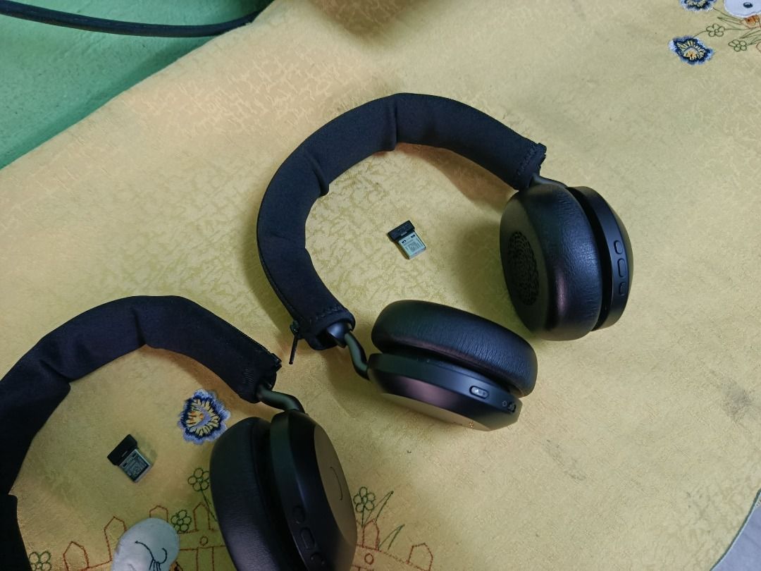 jabra evolve 2 75 headset (Category: Headphones & Headsets) located in Quezon City. Submitted by carou85958 (Listing ID 1470813435, Image 3). Description: JABRA EVOLVE 2 75 100% good 100% working 100% authentic original 100% original usb dongle brandnew Headband Cover no issue .... prize p5k each 17 ibp road batasan hills qc.