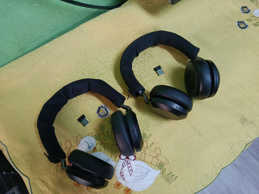 jabra evolve 2 75 headset (Category: Headphones & Headsets) located in Quezon City. Submitted by carou85958 (Listing ID 1470813435, Image 1). Description: JABRA EVOLVE 2 75 100% good 100% working 100% authentic original 100% original usb dongle brandnew Headband Cover no issue .... prize p5k each 17 ibp road batasan hills qc.