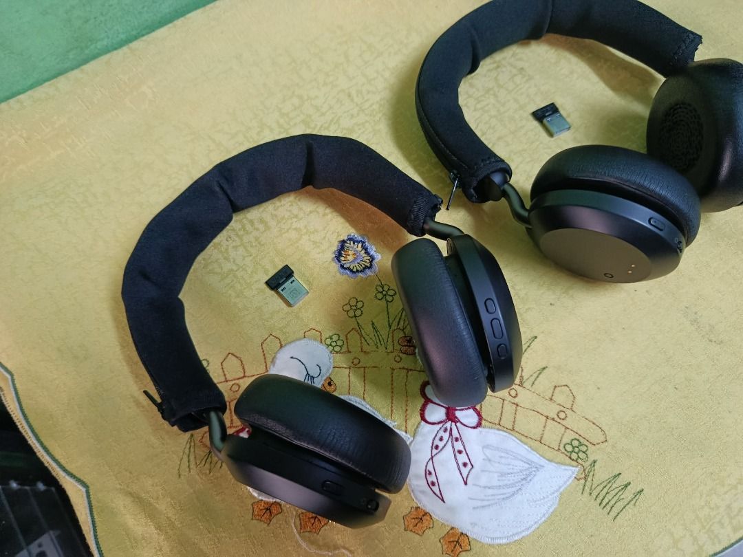jabra evolve 2 75 headset (Category: Headphones & Headsets) located in Quezon City. Submitted by carou85958 (Listing ID 1470813435, Image 2). Description: JABRA EVOLVE 2 75 100% good 100% working 100% authentic original 100% original usb dongle brandnew Headband Cover no issue .... prize p5k each 17 ibp road batasan hills qc.