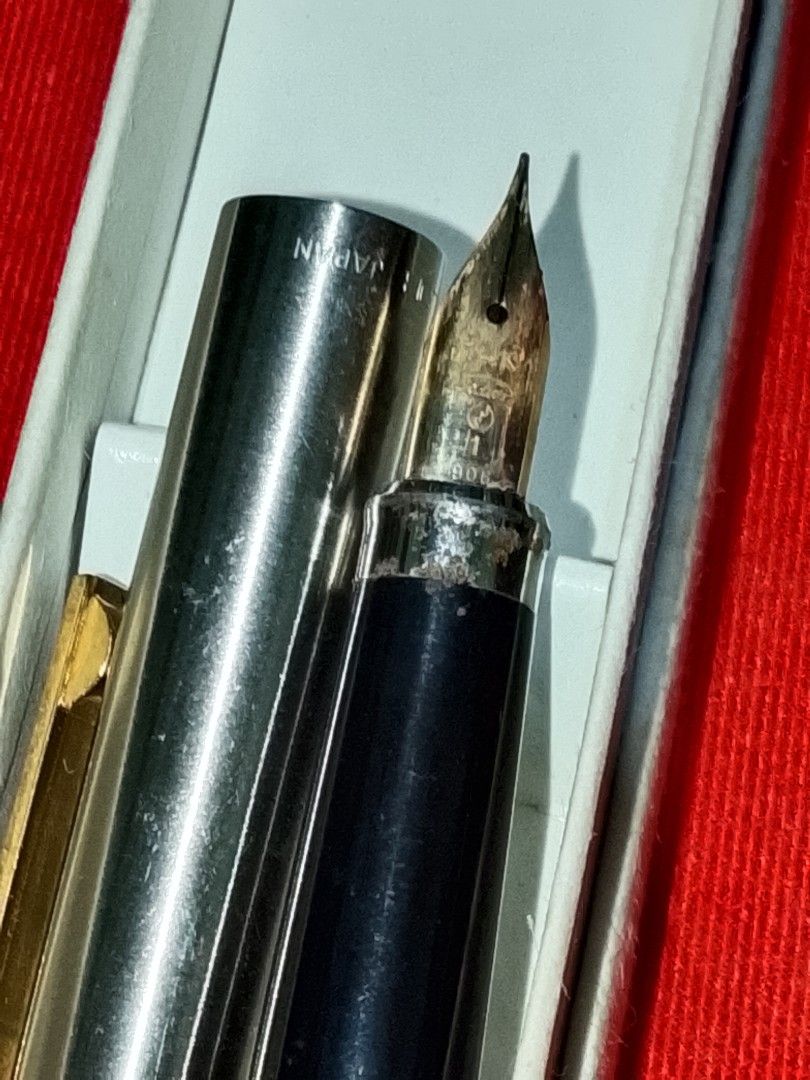 Jackpot Gold and Silver (Category: Vintage Collectibles) located in Santo Tomas. Submitted by retrotastic (Listing ID 1470889516, Image 2). Description: 14k gold nib fountain pen Sailor brand. sterling silver and as is watches may need batt or service lahatan 2,500.