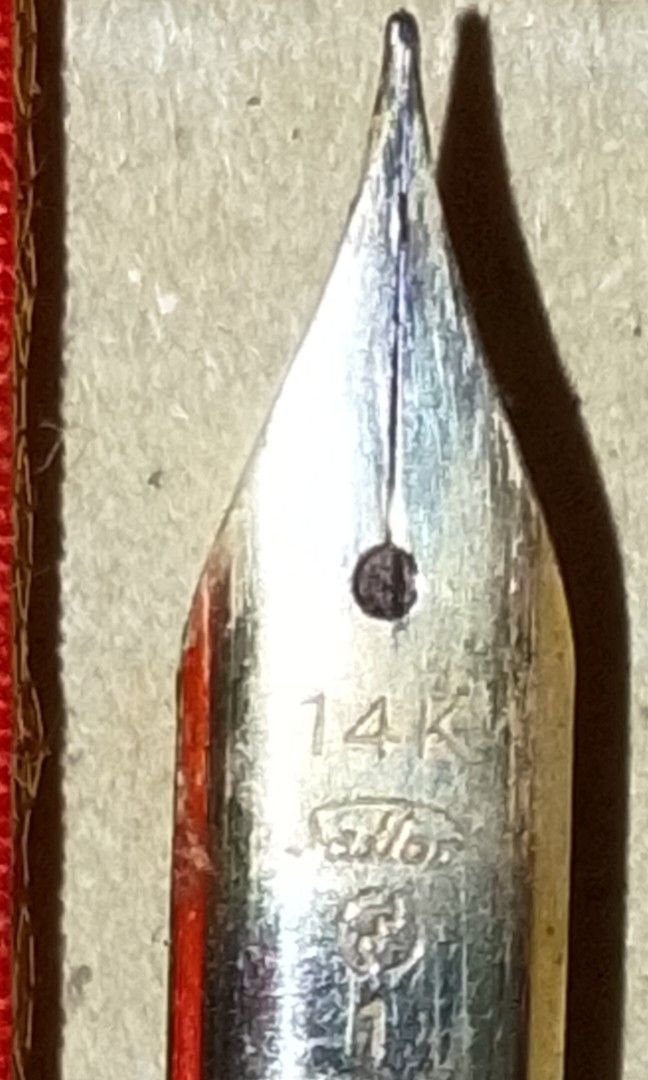 Jackpot Gold and Silver (Category: Vintage Collectibles) located in Santo Tomas. Submitted by retrotastic (Listing ID 1470889516, Image 3). Description: 14k gold nib fountain pen Sailor brand. sterling silver and as is watches may need batt or service lahatan 2,500.