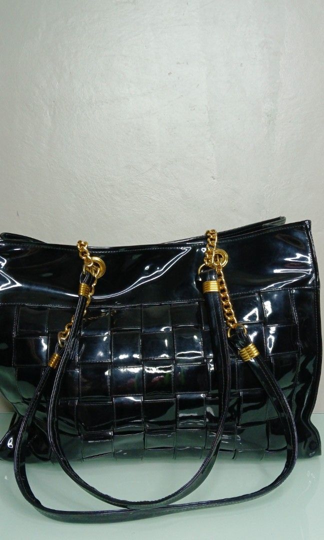 Japan fashion bag (Category: Tote Bags) located in Bulacan. Submitted by caikymaria (Listing ID 1470828968, Image 1). Description: japan sourced no cod.