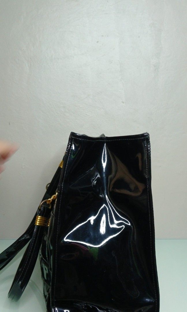 Japan fashion bag (Category: Tote Bags) located in Bulacan. Submitted by caikymaria (Listing ID 1470828968, Image 2). Description: japan sourced no cod.