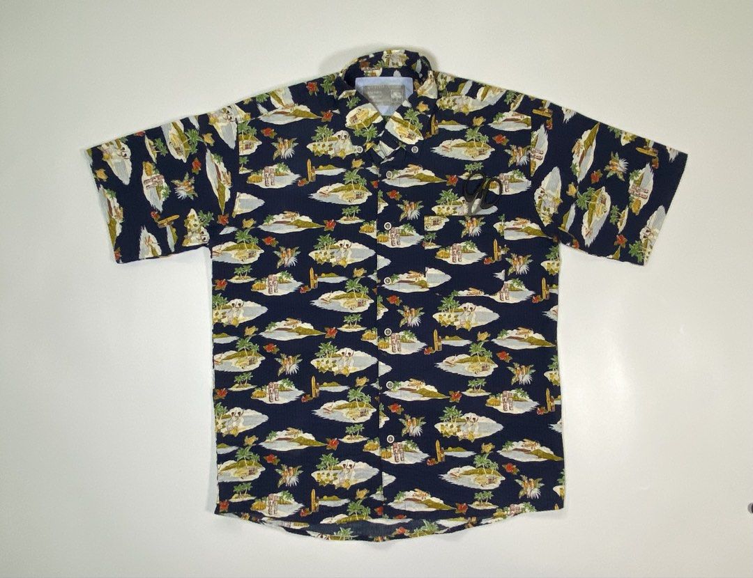 Japan Made (Category: Tshirts & Polo Shirts ) located in Bago City. Submitted by johnpaul_gidlayan (Listing ID 1470751965, Image 1). Description: Q19 Style Factory Japan Made Item Details Size: Medium Dimension: 20.5x27 Sleeves: 18 Shoulder: 9.5 Condition: Excellent condition (needwash) Color Rate: 9.5/10 Flaws: None (Item color vary due to lighting) — Price: 950+sf.