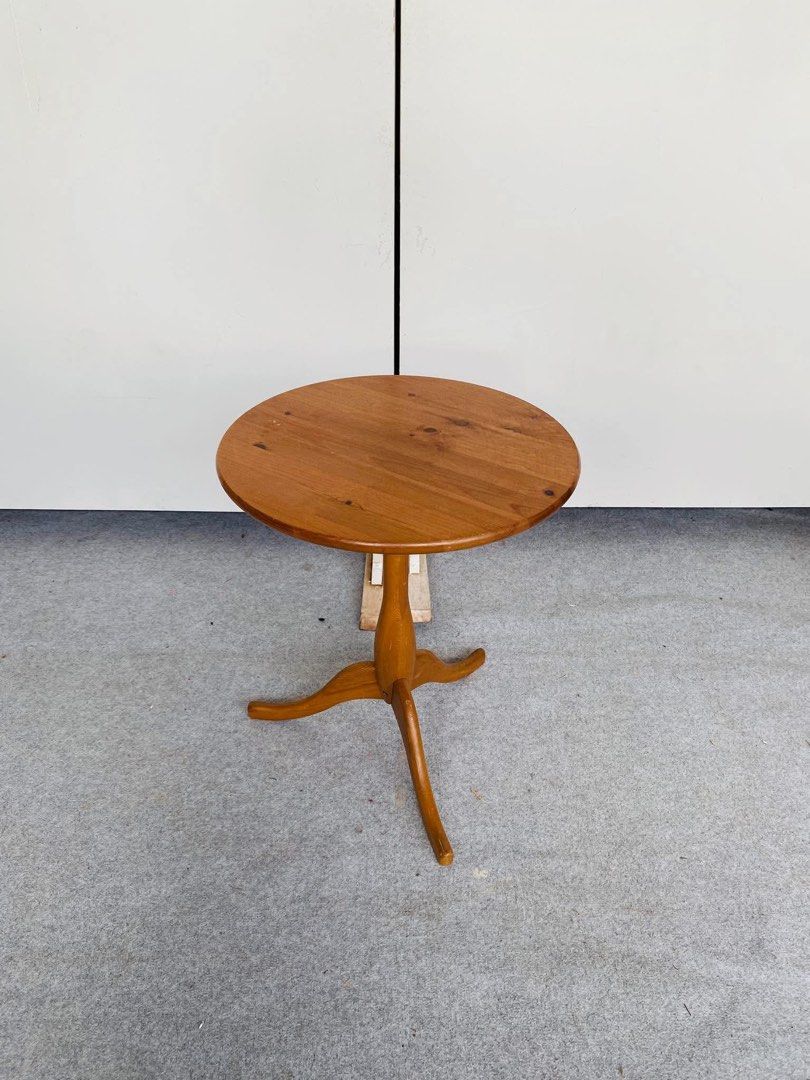 “JAPAN SURPLUS” ROUND SIDE TABLE (Category: Tables & Sets) located in Bulacan. Submitted by monmon555 (Listing ID 1470916545, Image 3). Description: “JAPAN SURPLUS” ROUND SIDE TABLE SIZE: 20D” x 23H” inches (AS-IS ITEM) IN GOOD CONDITION.