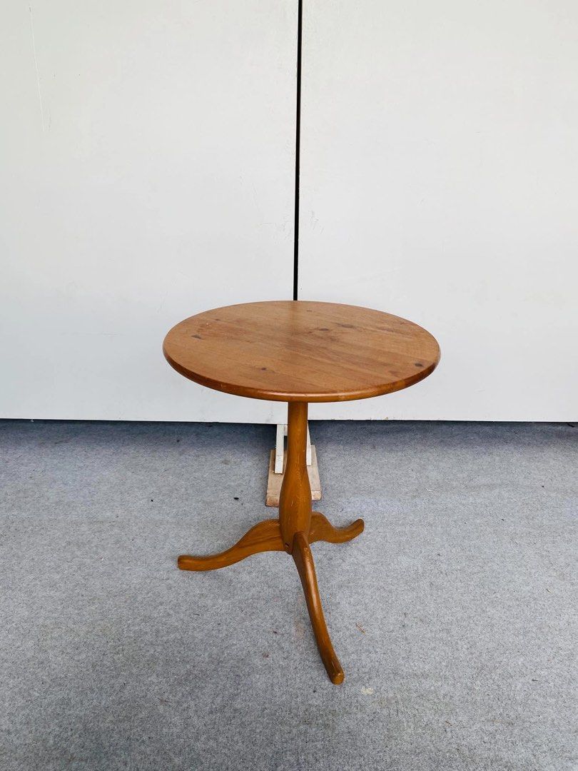 “JAPAN SURPLUS” ROUND SIDE TABLE (Category: Tables & Sets) located in Bulacan. Submitted by monmon555 (Listing ID 1470916545, Image 1). Description: “JAPAN SURPLUS” ROUND SIDE TABLE SIZE: 20D” x 23H” inches (AS-IS ITEM) IN GOOD CONDITION.