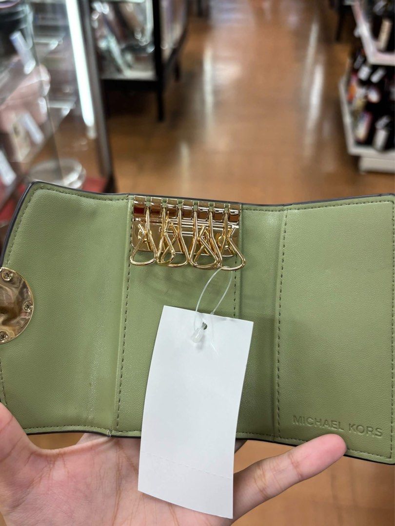 JAPAN THRIFT | Michael Kors Key Holder (Category: Wallets & Card holders) located in Quezon City. Submitted by alyssakrstnbtsta (Listing ID 1470806167, Image 3). Description: 🇯🇵✨ 𝑱𝑨𝑷𝑨𝑵𝑬𝑺𝑬 𝑻𝑯𝑹𝑰𝑭𝑻 𝑭𝑰𝑵𝑫𝑺 ✨🇯🇵 🤎 𝐌𝐈𝐂𝐇𝐀𝐄𝐋 𝐊𝐎𝐑𝐒 𝐊𝐄𝐘 𝐇𝐎𝐋𝐃𝐄𝐑 🤎 A little touch of luxury without breaking the bank! 👜✨ 💸 ₱750 ONLY! 😍 ✔️ No issues 📦 On hand & ready to ship! 📍 South Caloocan | QC #JapaneseThrift #JapanPasabuy #Pasa